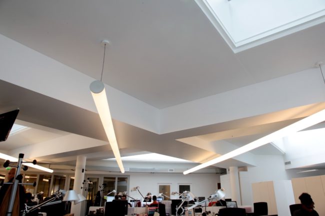 plafonds acoustiques blancs