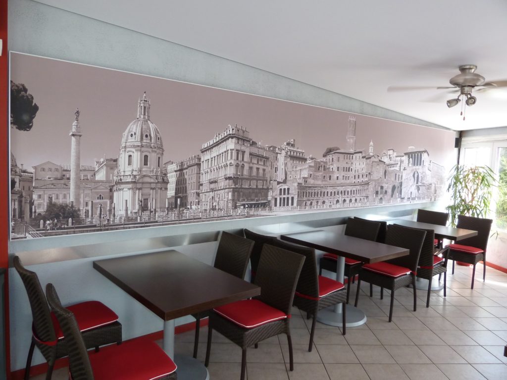 photo d'un cadre acoustique mural avec une vue d'une place italienne