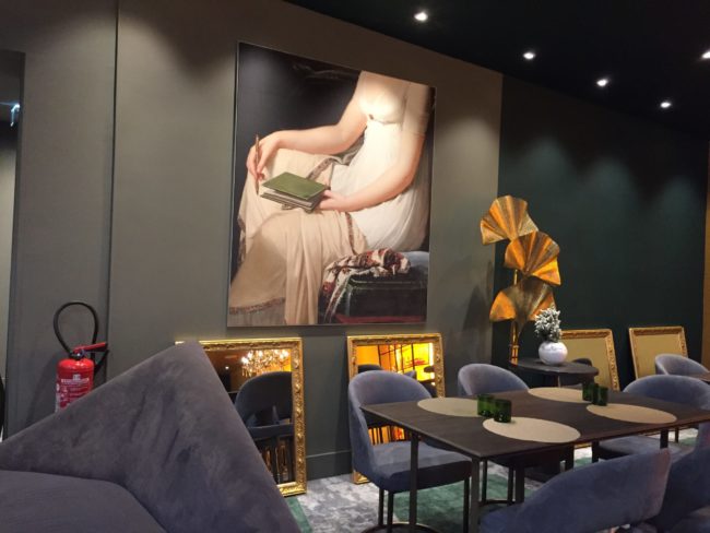 cadre acoustique et imprimé, en pose murale