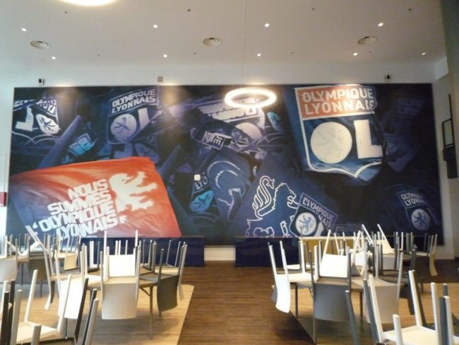 mur imprimé, visuel de l'Olympique Lyonnais
