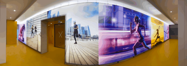 mur tendu rétroéclairé et imprimé de plusieurs mètres