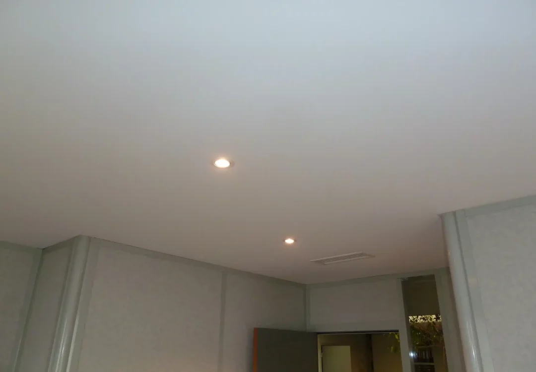 plafond tendu blanc acoustique